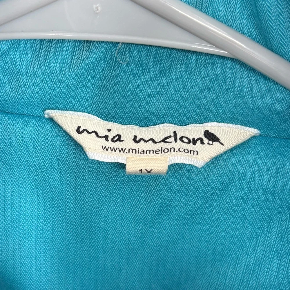 Mia Melon Stella Jacket: Strut Through Any Storm - Picture 16 of 16